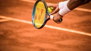 开云电子-中国足球比赛节奏掌控能力评估，足球节奏运球的训练方法