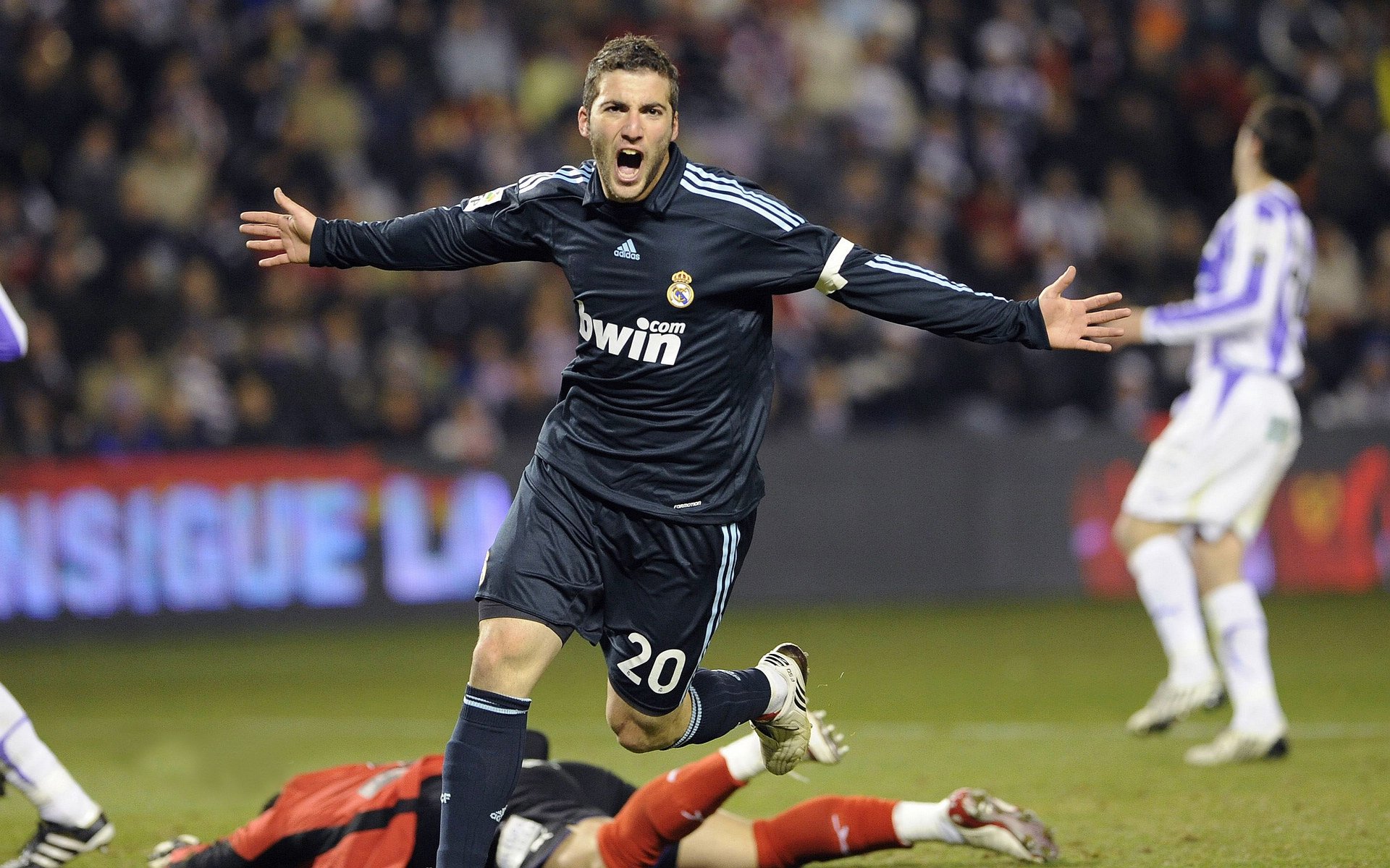 Kaiyun官方登录入口-西班牙女足联赛决赛场上现独特风采，西班牙女足队员